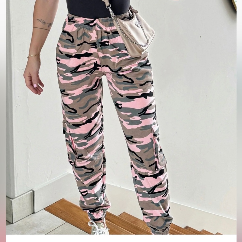 NWOT By Egreis Pink Camouflage Joggers